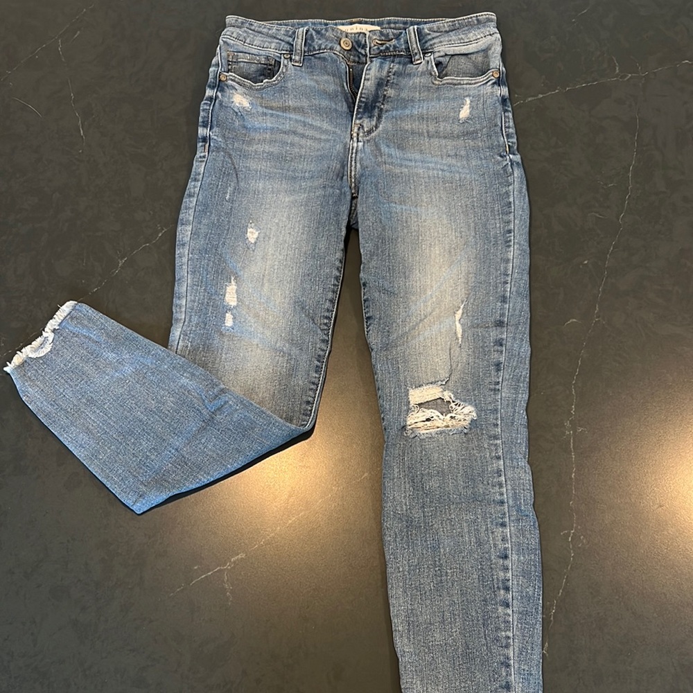 Flattering medium washed skinny, high rise jeans